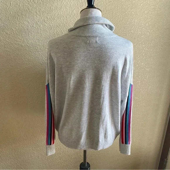 LOVE by Gap Rainbow Sleeve Merino Knit Sweater Turtle Neck Pullover Gray: Medium - Picture 5 of 9